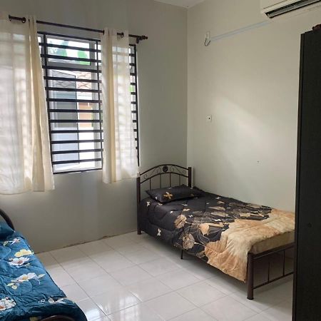 Homestay Maryam ลุมุต ภายนอก รูปภาพ