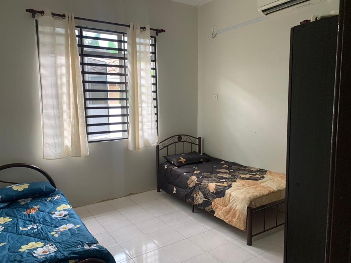 Homestay Maryam ลุมุต ภายนอก รูปภาพ